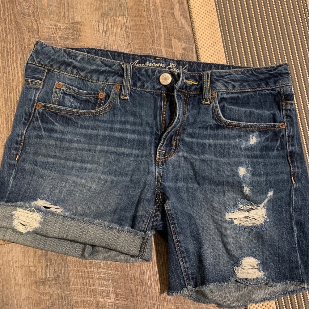 American Eagle distressed denim boyfriend short